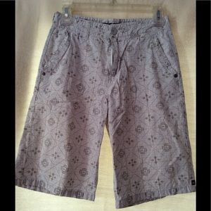 Quicksilver White, Gray and Blue Strips Size 28